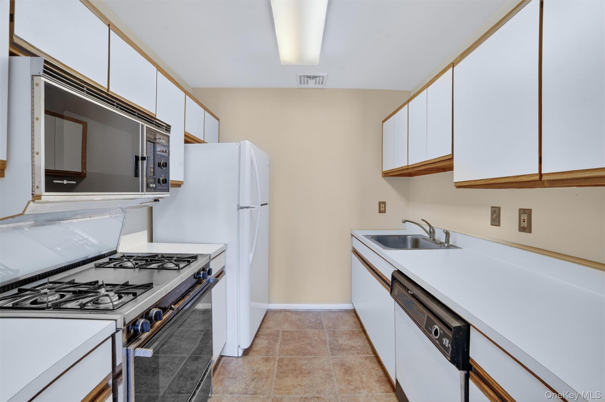 #11 photo, 97 Sunfish Landing, Mohegan Lake , NY 10547