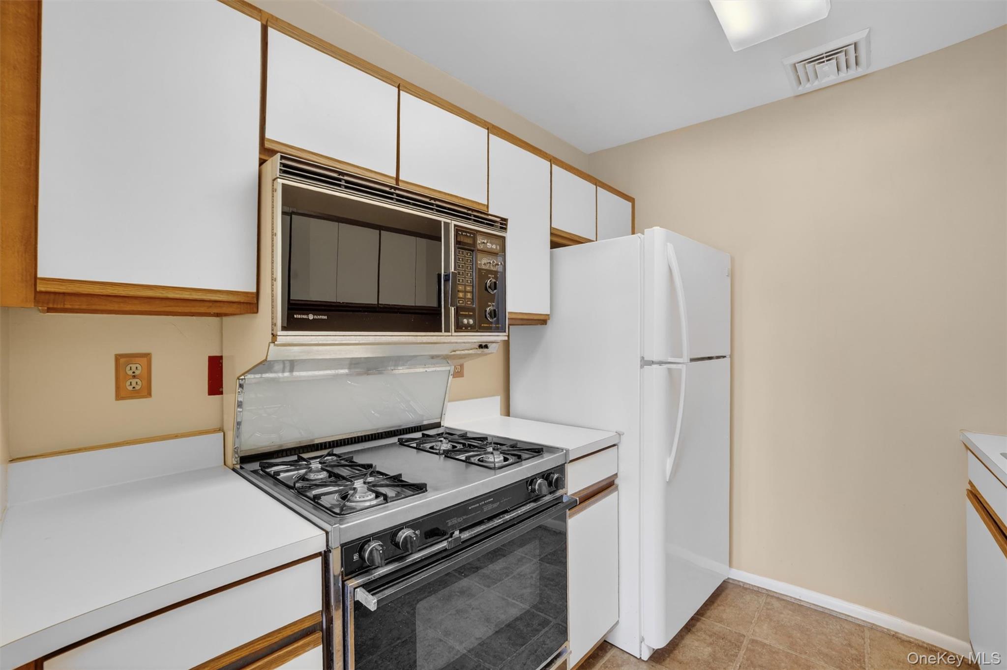 #12 photo, 97 Sunfish Landing, Mohegan Lake , NY 10547