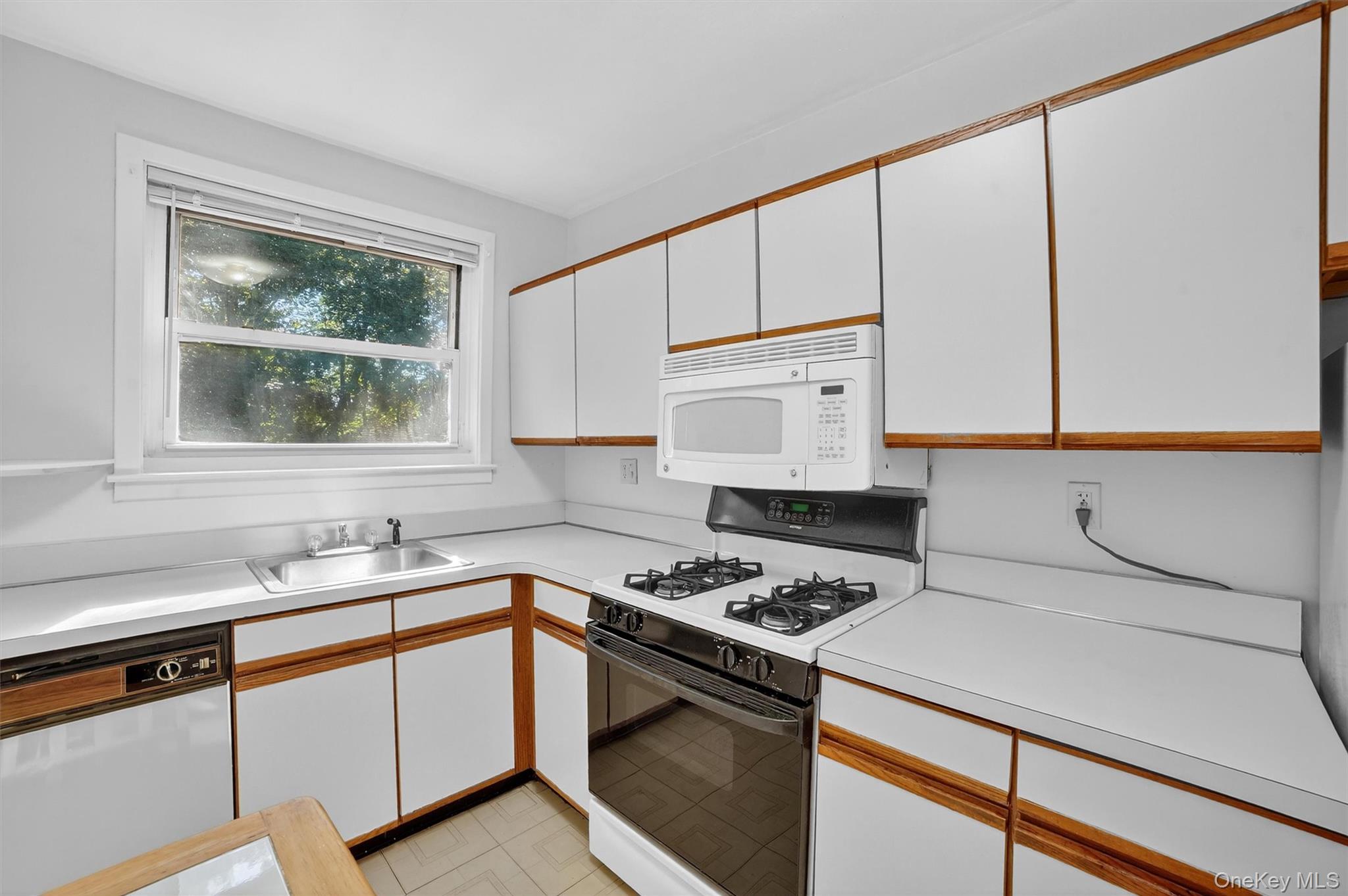 #9 photo, 12 Wildwood Road, Hartsdale , NY 10530