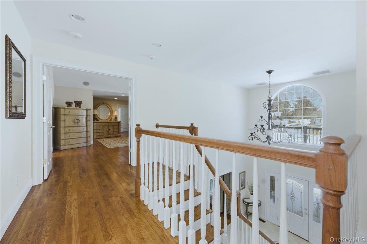 #16 photo, 8 Hilltop Drive, 뉴욕주 Yorktown Heights , NY 10598