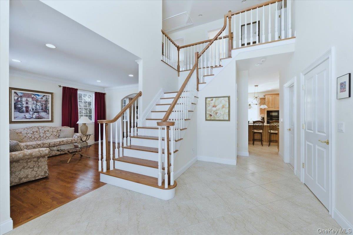 #2 photo, 8 Hilltop Drive, 뉴욕주 Yorktown Heights , NY 10598