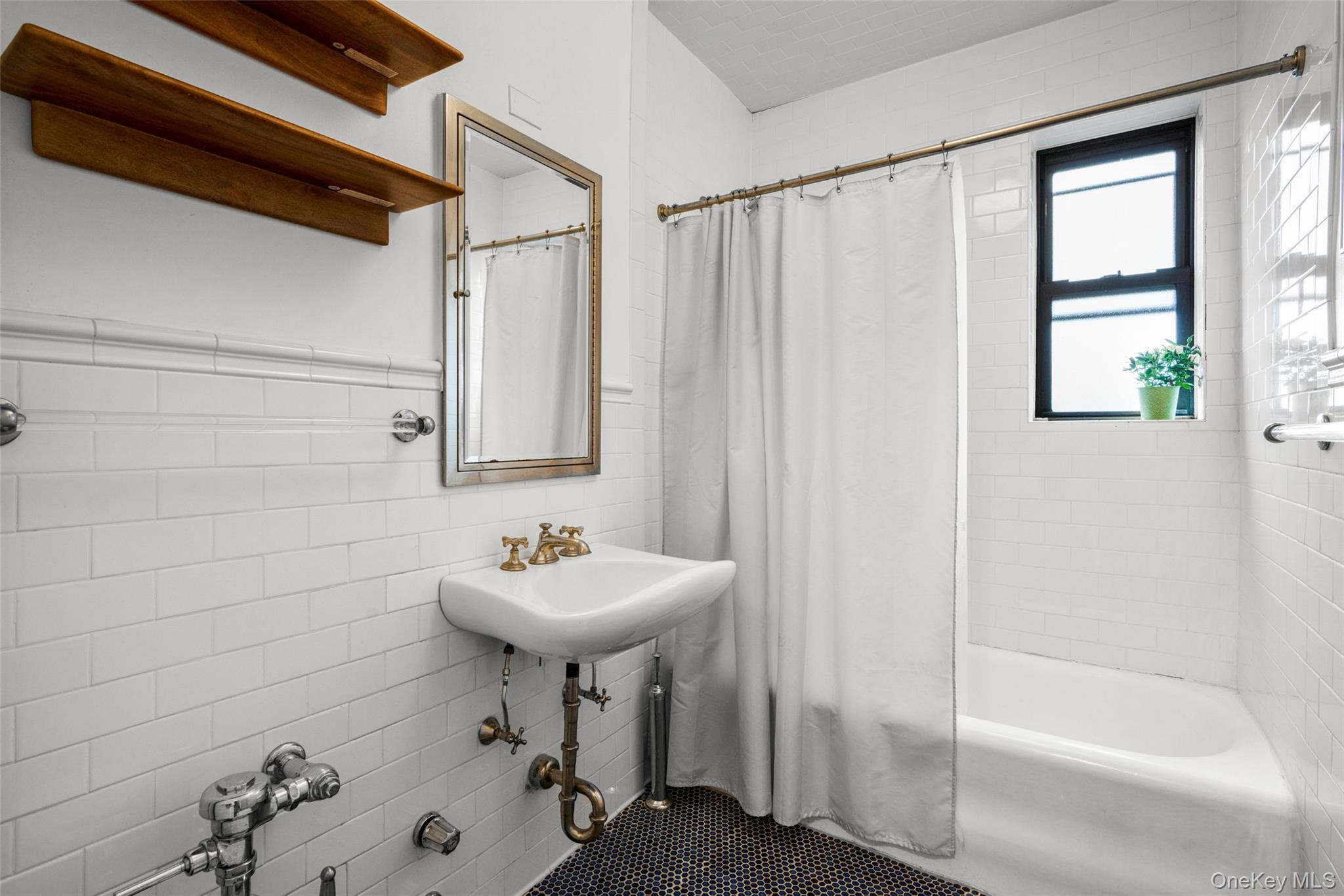 #14 photo, 412 Munro Avenue, Mamaroneck , NY 10543