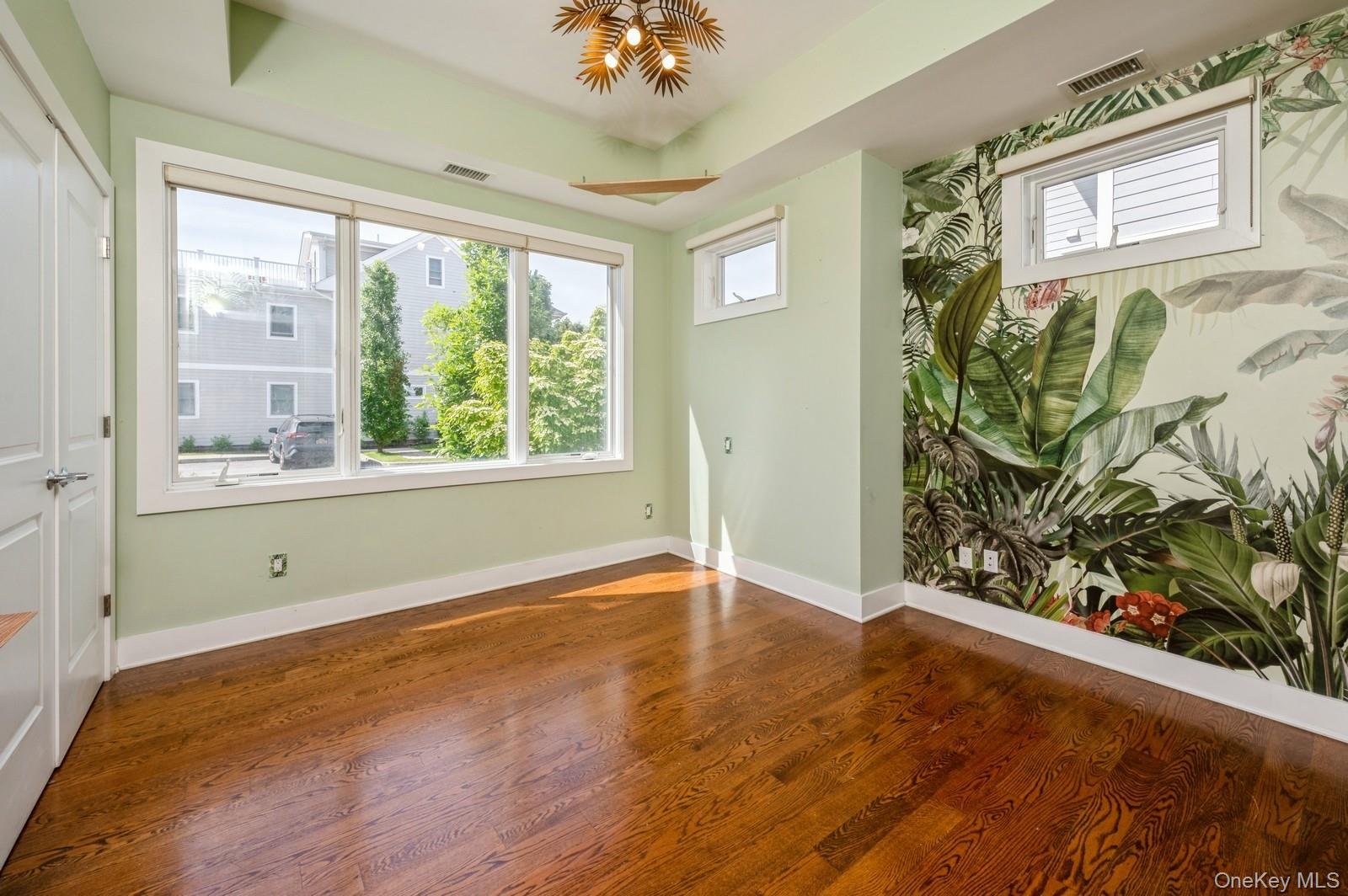 #13 photo, 13 Island Point, הברונקס Bronx , NY 10464