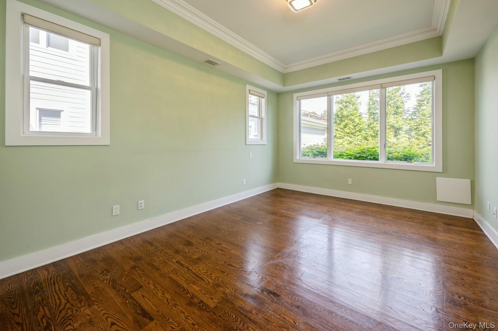 #8 photo, 13 Island Point, הברונקס Bronx , NY 10464