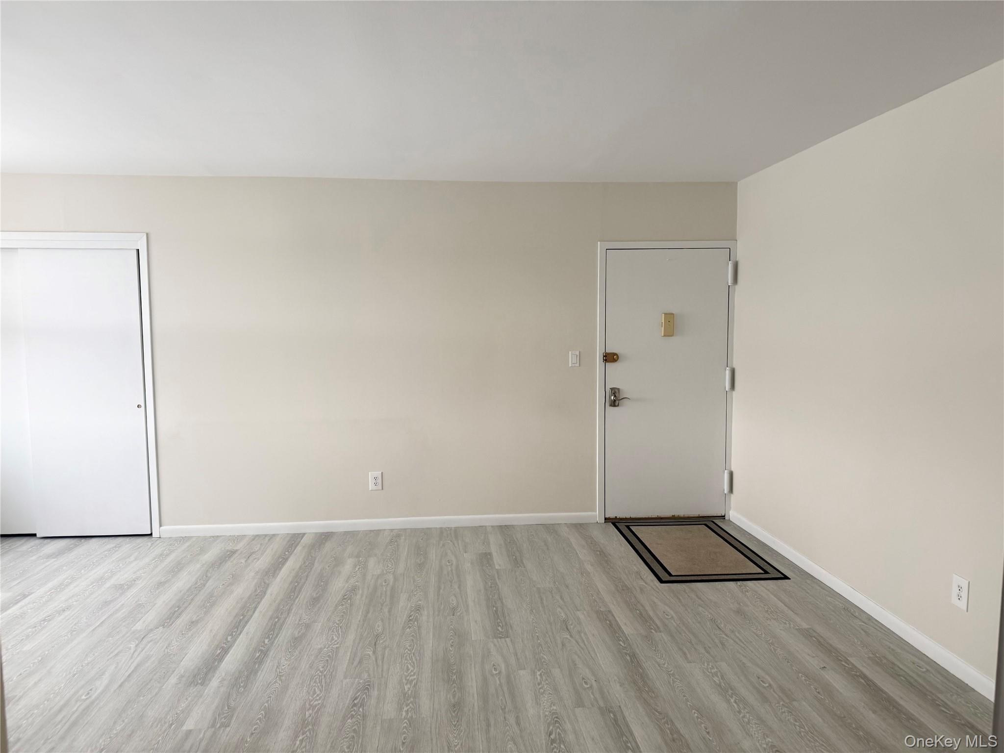 #2 photo, 3 Toms Point Lane, מחוז נסאו Port Washington , NY 11050