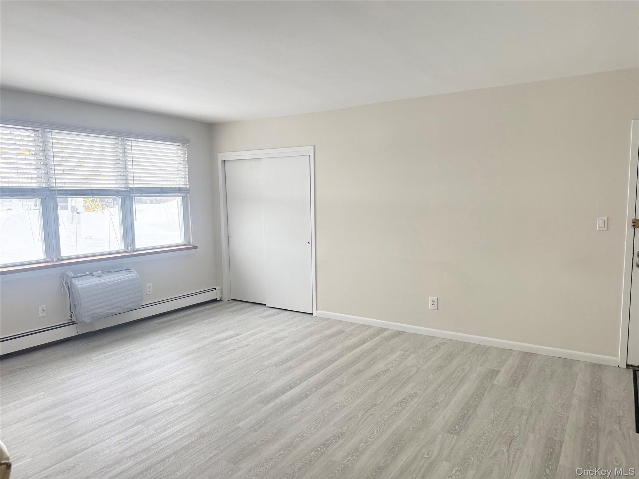 #3 photo, 3 Toms Point Lane, מחוז נסאו Port Washington , NY 11050