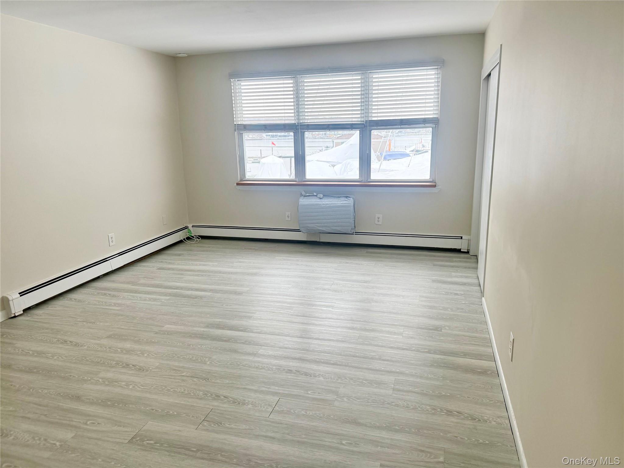 #4 photo, 3 Toms Point Lane, מחוז נסאו Port Washington , NY 11050