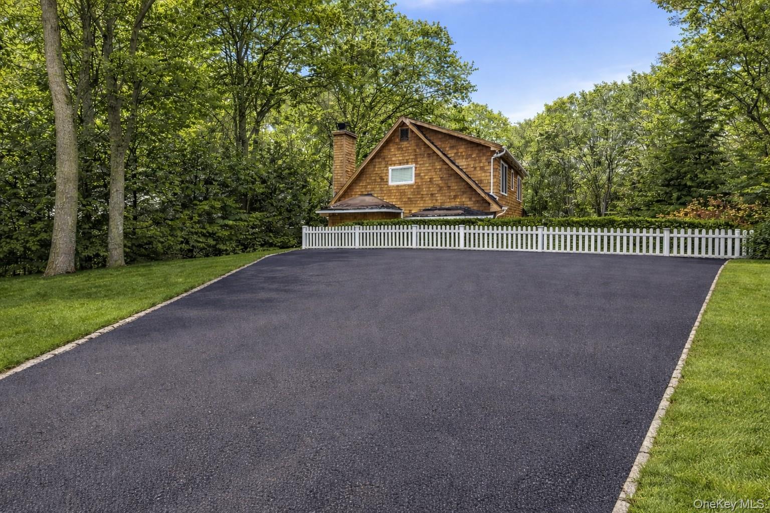 #2 photo, 11 Valley Street, 東長島 East Hampton , NY 11937