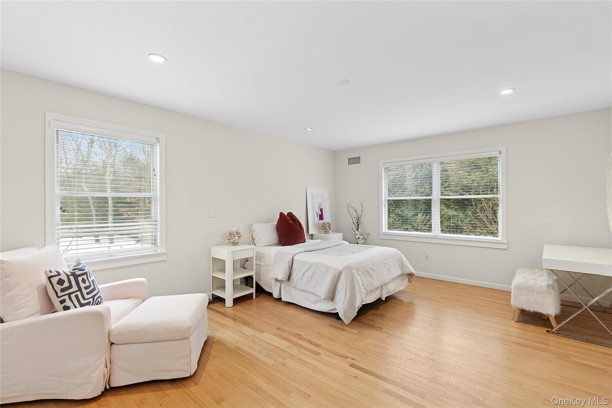 #8 photo, 11 Valley Street, 東長島 East Hampton , NY 11937