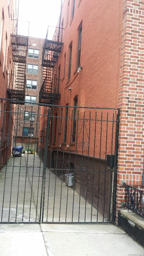 #4 photo, 315 E 94th Street, ব্রুকলিন Brooklyn , NY 11212