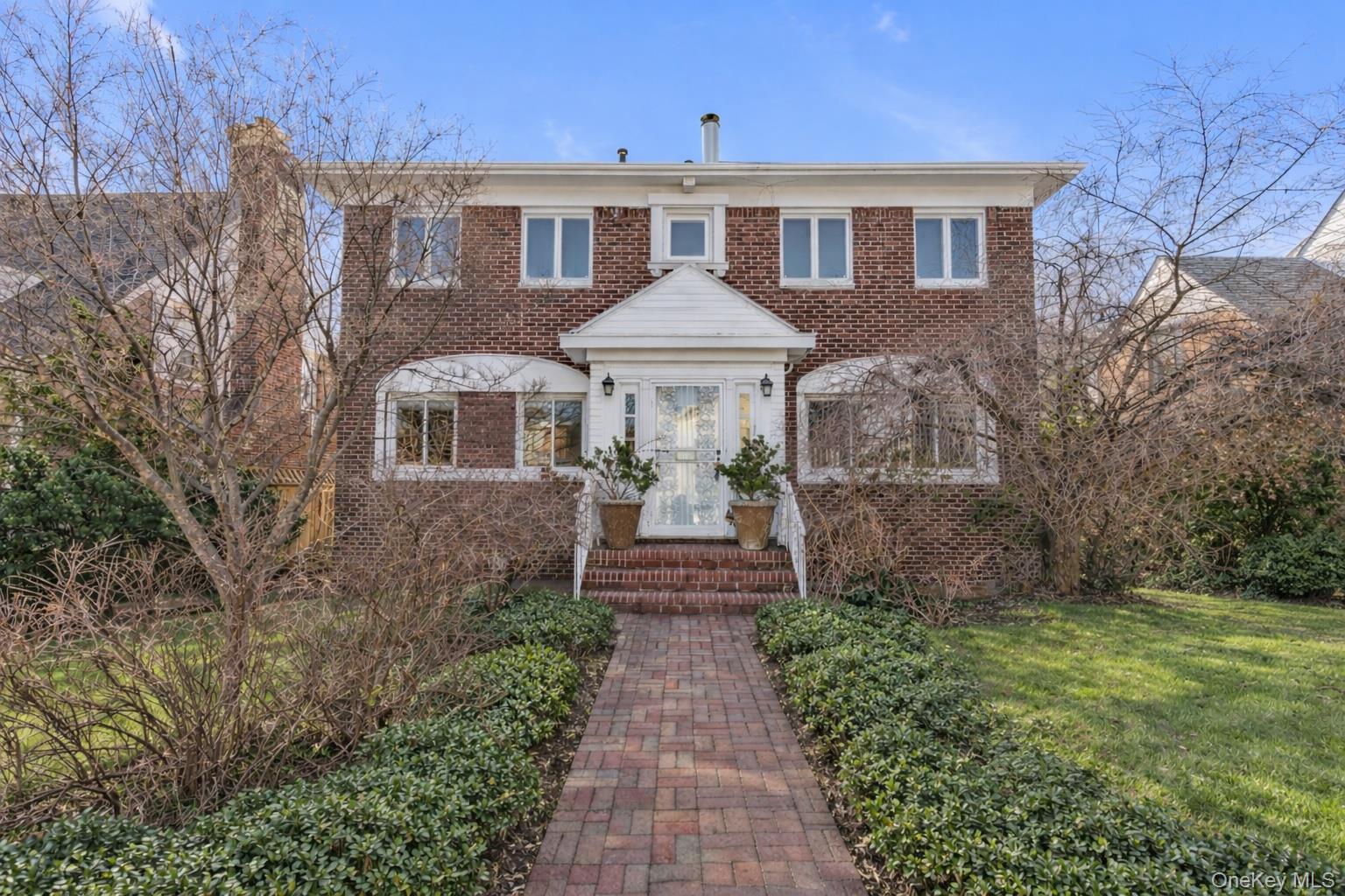 #1 photo, 11018 67th Drive, Куинс ‖ Forest Hills , NY 11375