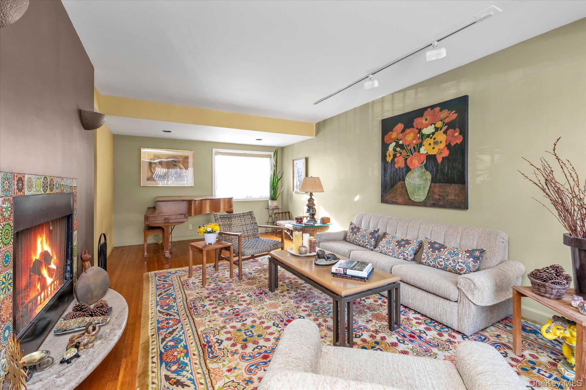 #2 photo, 11018 67th Drive, Куинс ‖ Forest Hills , NY 11375