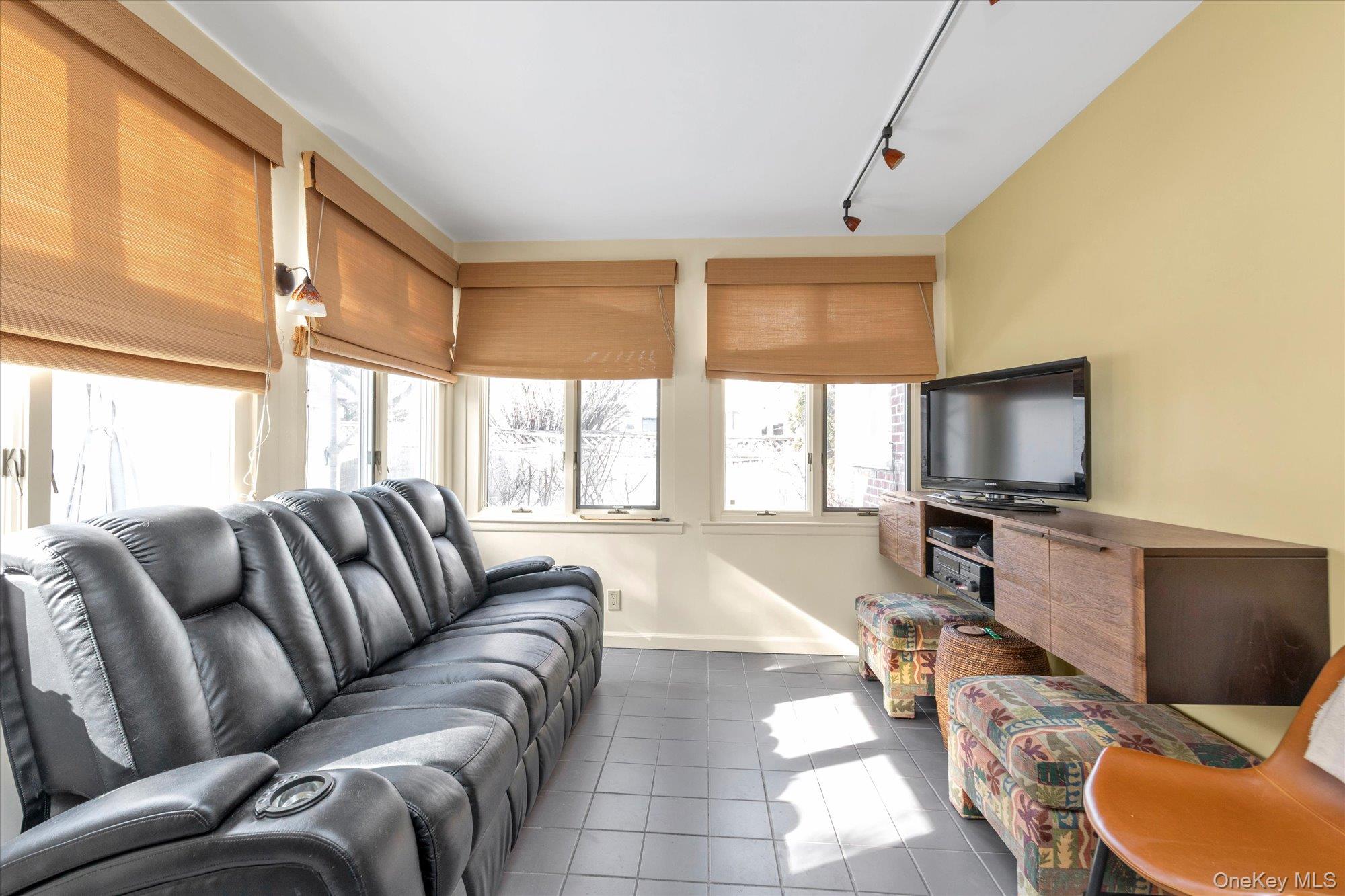 #6 photo, 11018 67th Drive, Куинс ‖ Forest Hills , NY 11375