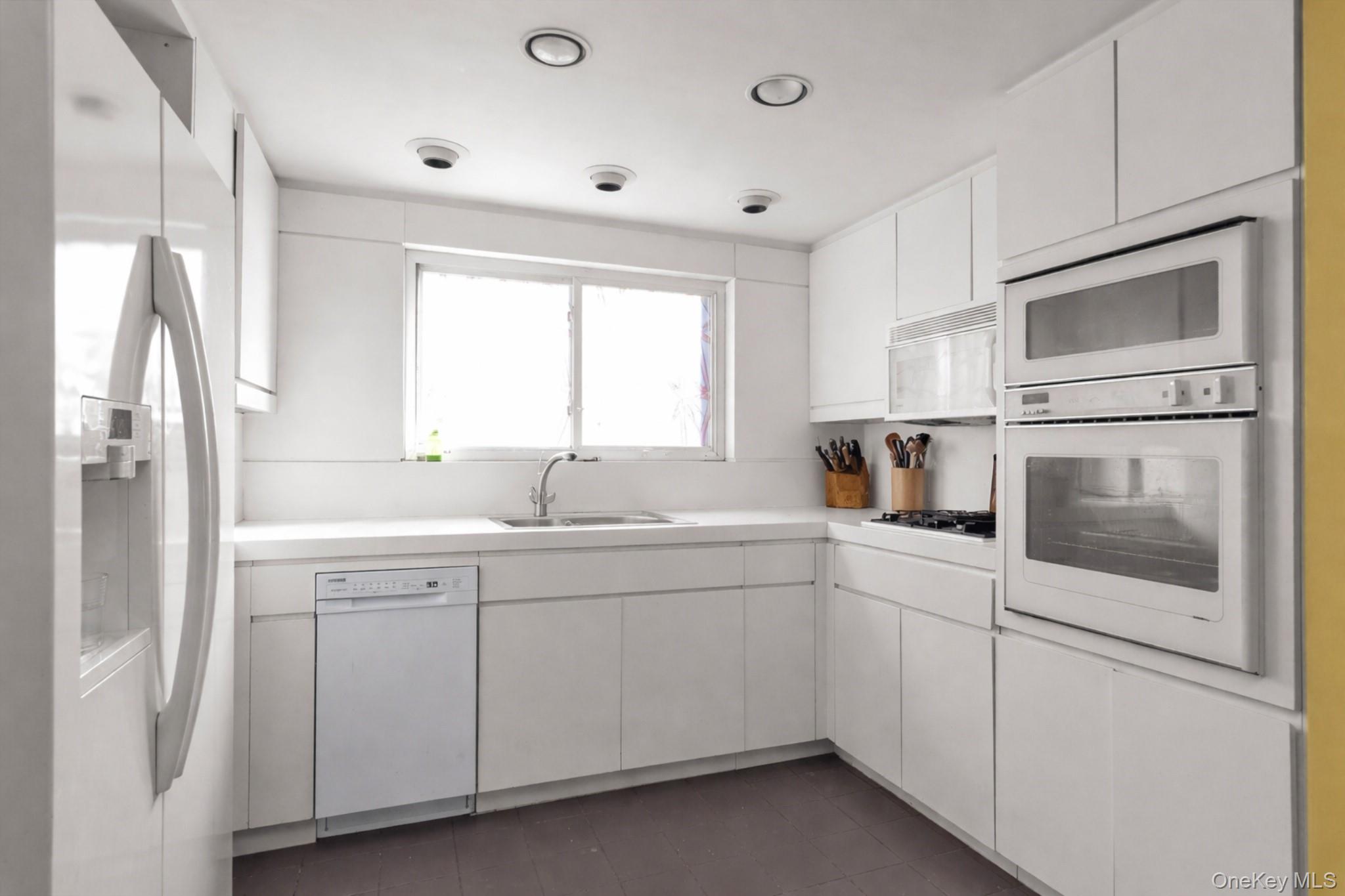 #7 photo, 11018 67th Drive, Куинс ‖ Forest Hills , NY 11375