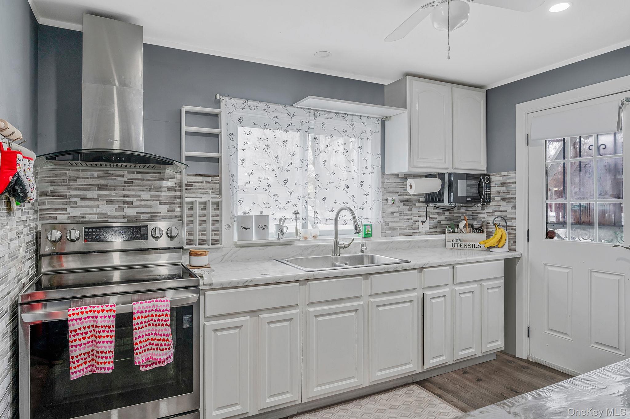 #7 photo, 26 Smith Street, Amityville , NY 11701