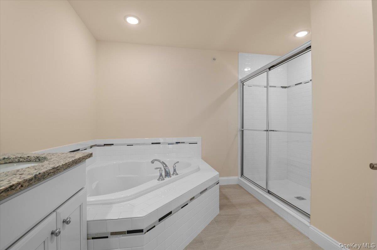 #17 photo, 4 Steven Circle, 롱 아일랜드 Dix Hills , NY 11746