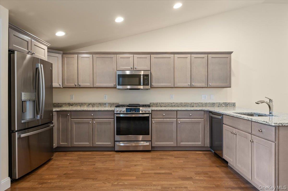 #4 photo, 4 Steven Circle, 롱 아일랜드 Dix Hills , NY 11746