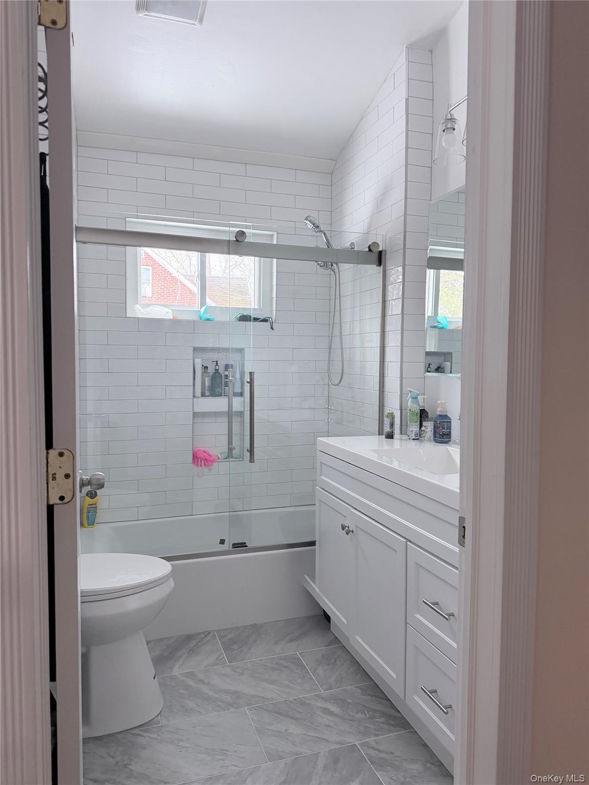 #13 photo, 23 Gray Avenue, Саффолк ‖ Medford , NY 11763