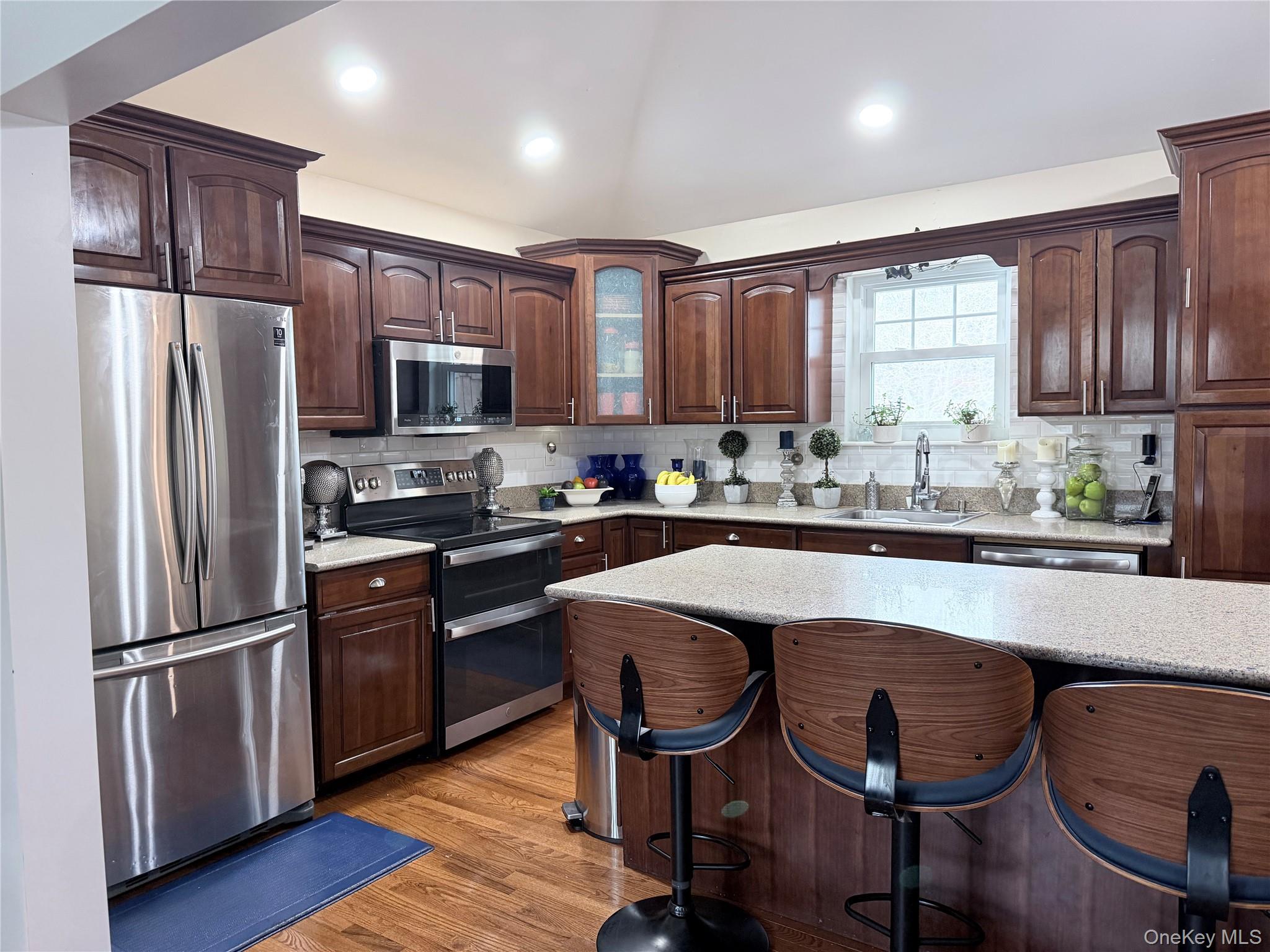 #5 photo, 23 Gray Avenue, Саффолк ‖ Medford , NY 11763