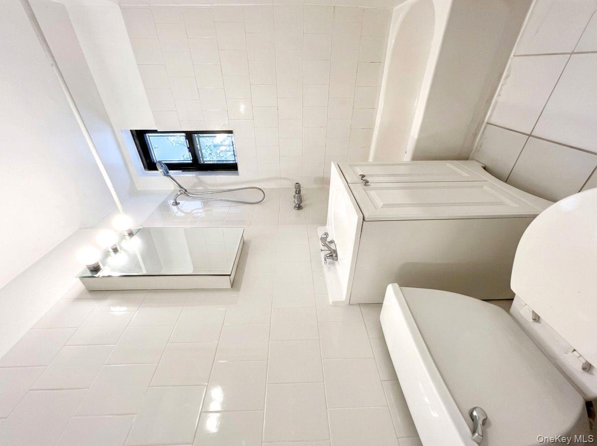 #14 photo, 21-28 35 Street, 皇后區 Astoria , NY 11105