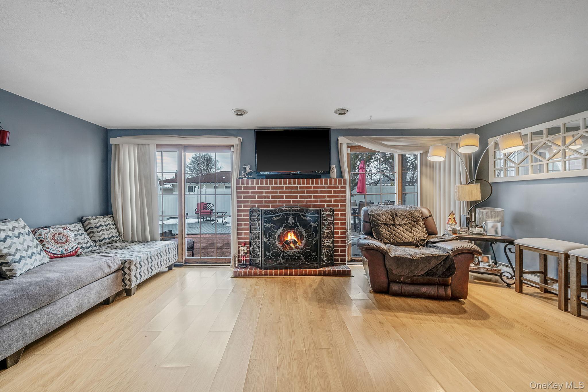 #11 photo, 54 Pacific Avenue, 롱 아일랜드 Deer Park , NY 11729