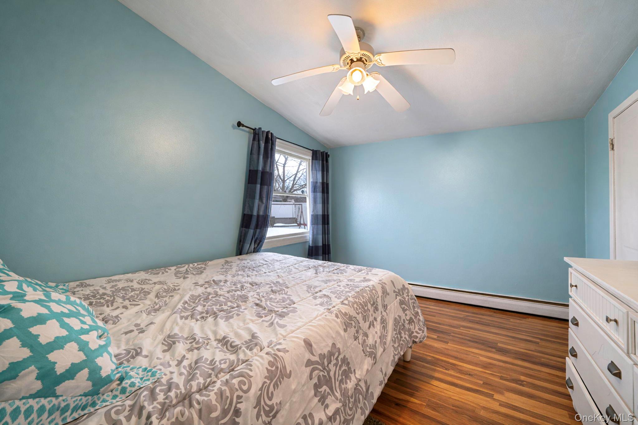 #17 photo, 54 Pacific Avenue, 東長島 鹿园 Deer Park , NY 11729