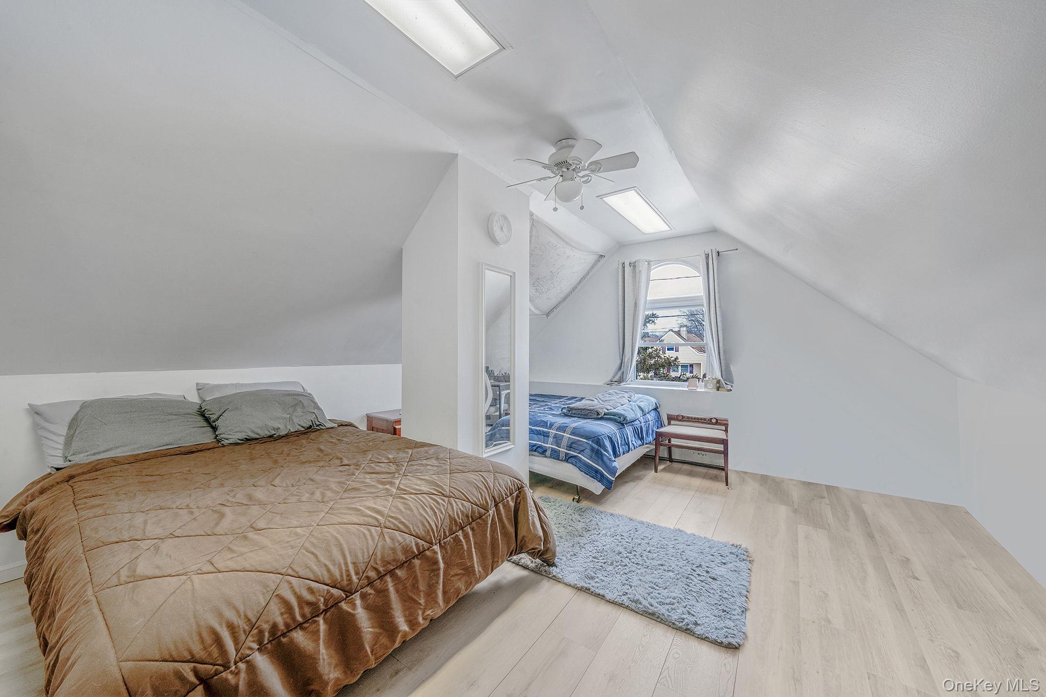 #19 photo, 54 Pacific Avenue, 東長島 鹿园 Deer Park , NY 11729