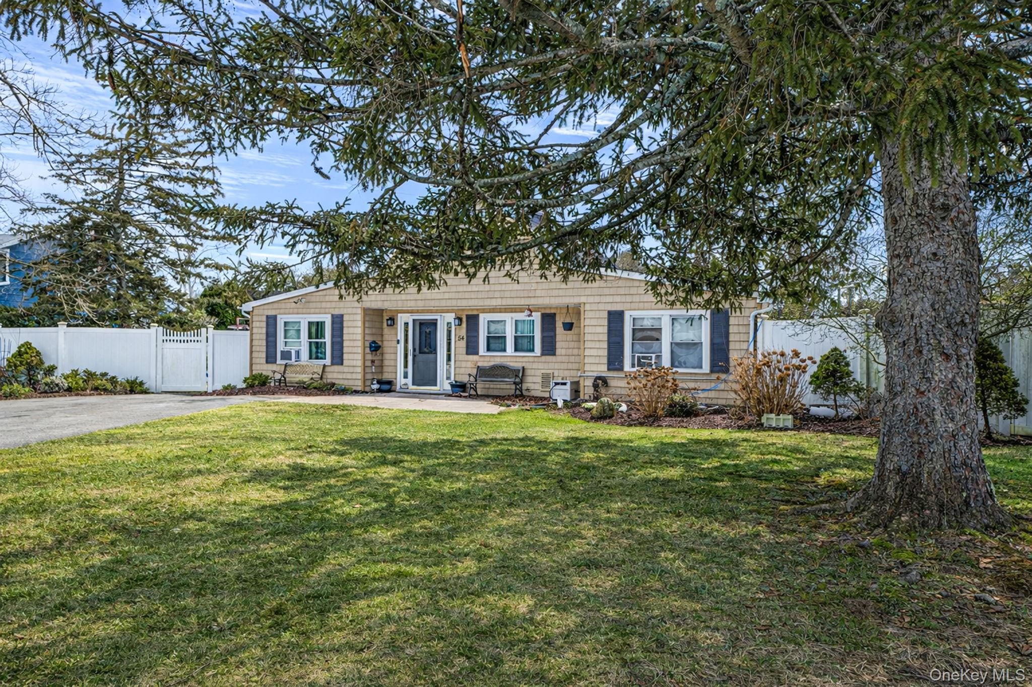 #4 photo, 54 Pacific Avenue, 롱 아일랜드 Deer Park , NY 11729