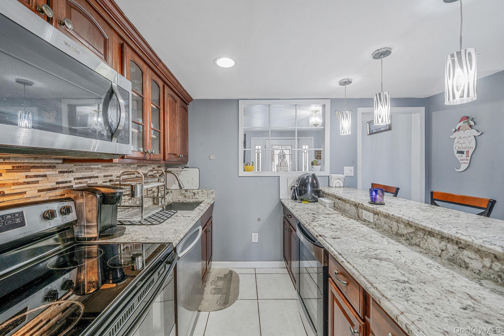 #8 photo, 54 Pacific Avenue, 롱 아일랜드 Deer Park , NY 11729