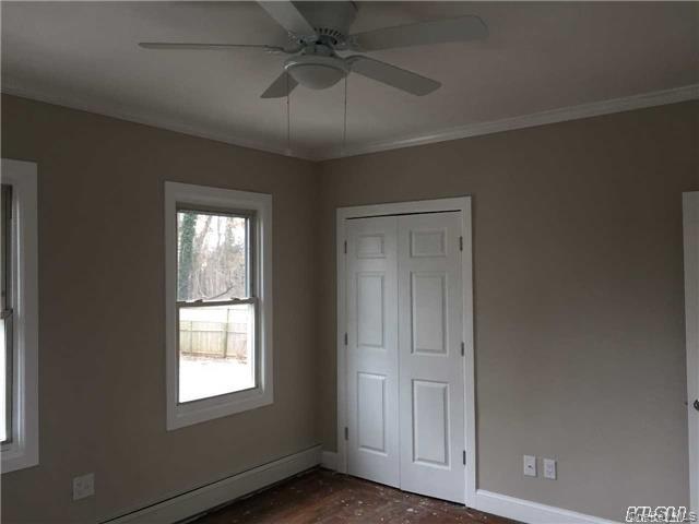 #7 photo, 26 W Pine Street, Islip , NY 11751