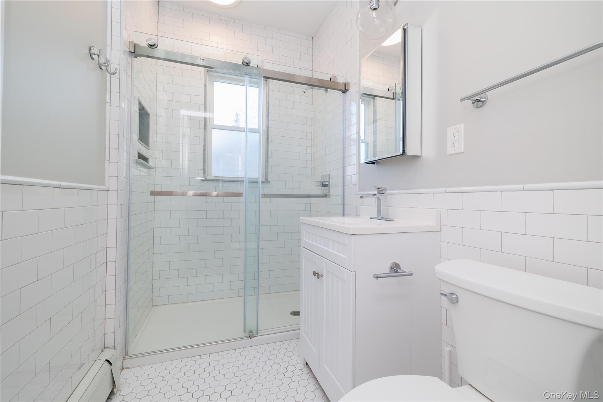 #12 photo, 41 W Penn Street, מחוז נסאו Long Beach , NY 11561