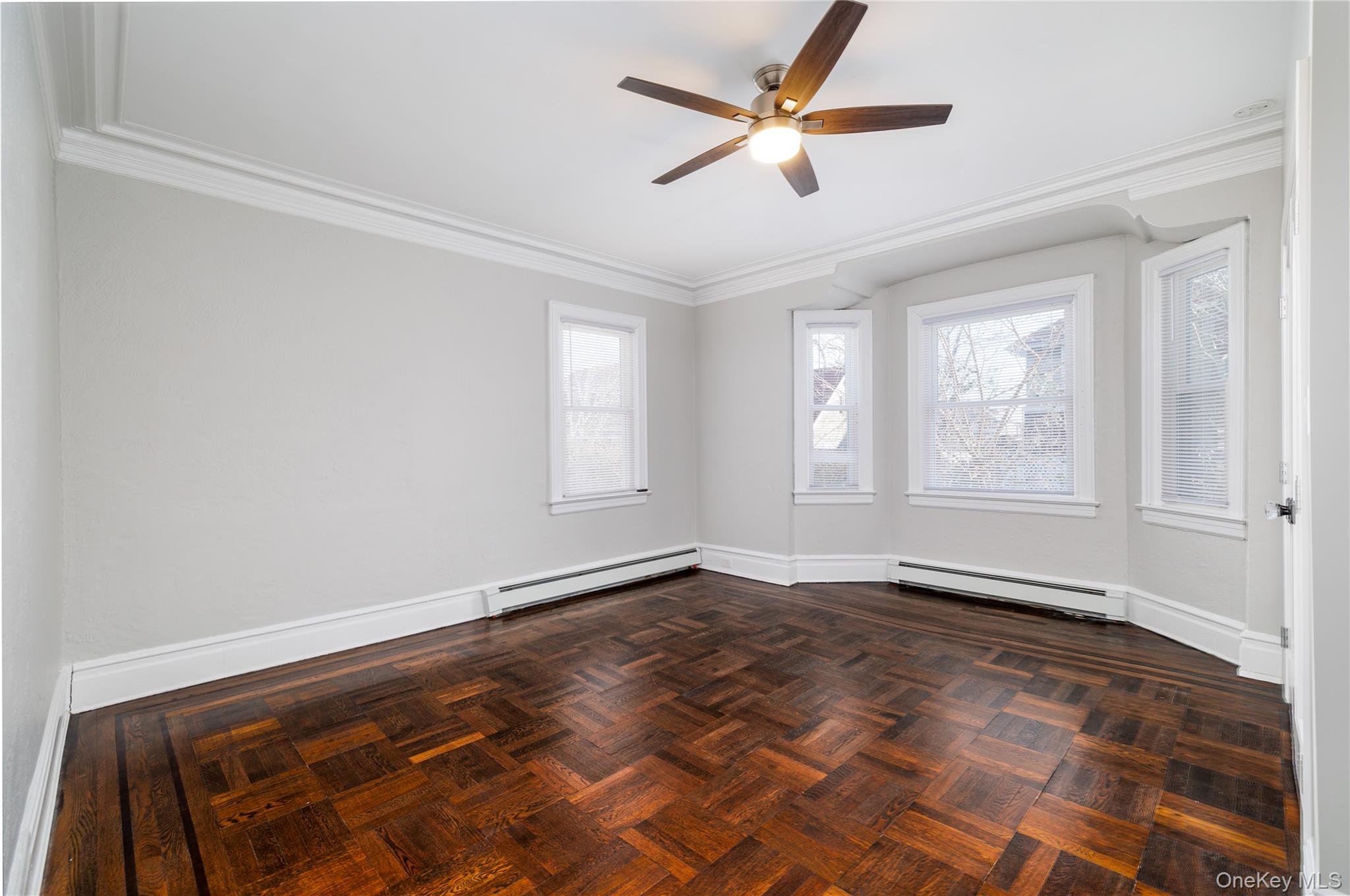 #16 photo, 41 W Penn Street, מחוז נסאו Long Beach , NY 11561