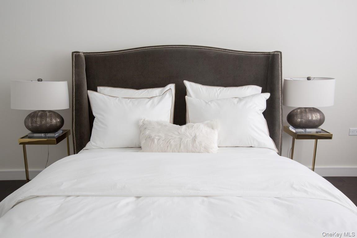 #12 photo, 1 Third, नासाउ काउंटी Mineola , NY 11501