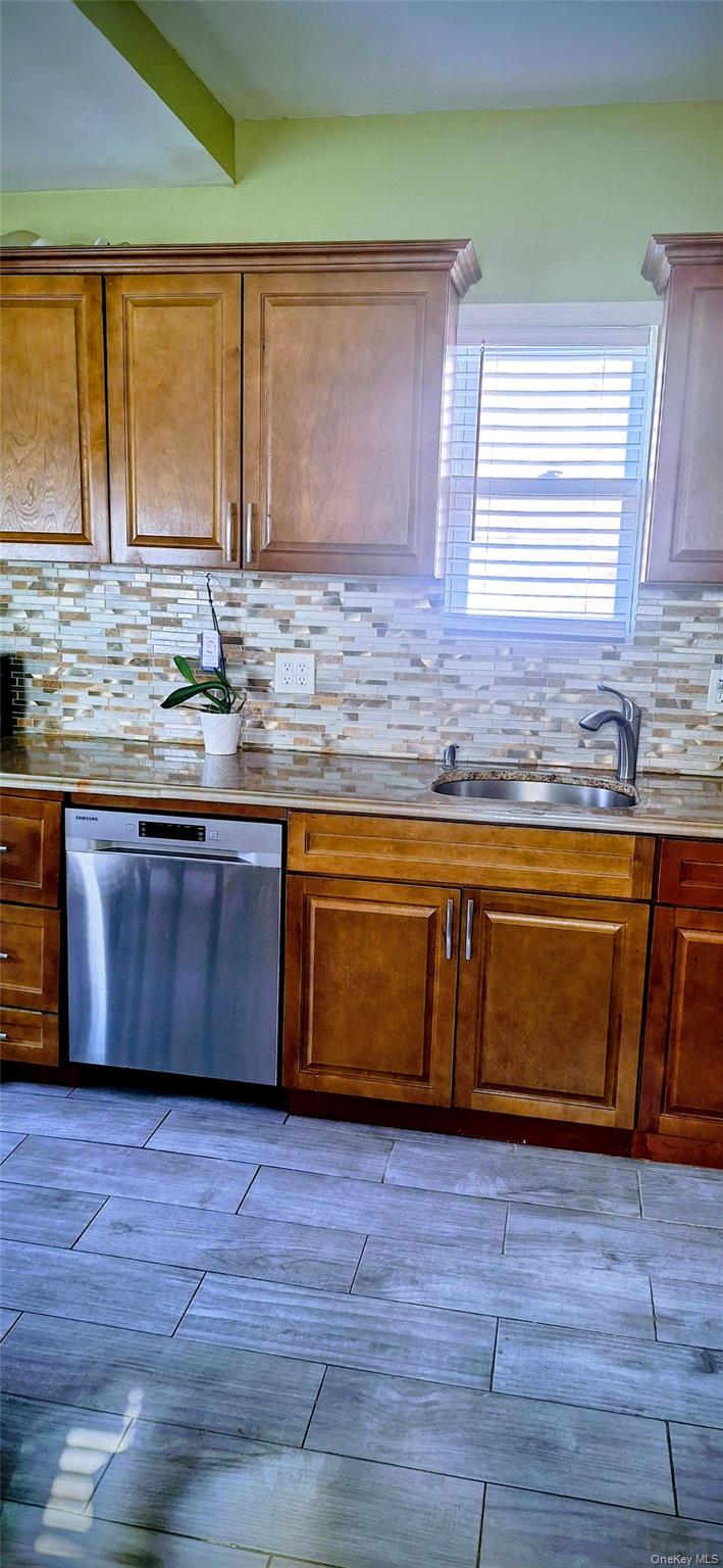 #3 photo, 13724 233rd Street, Куинс ‖ Rosedale , NY 11422