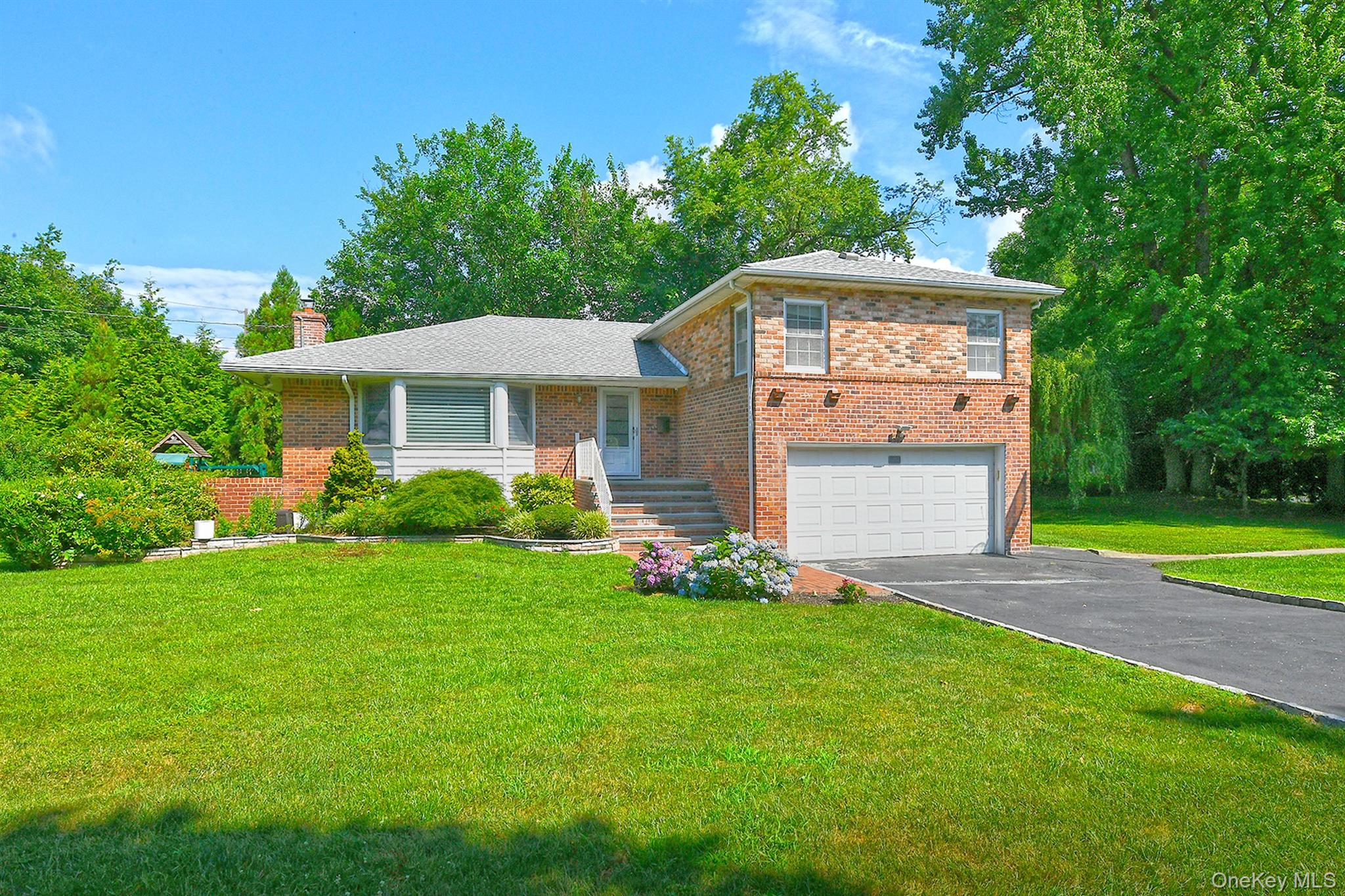 #1 photo, 2 Cherrywood Lane, নাসাউ কাউন্টি Port Washington , NY 11050