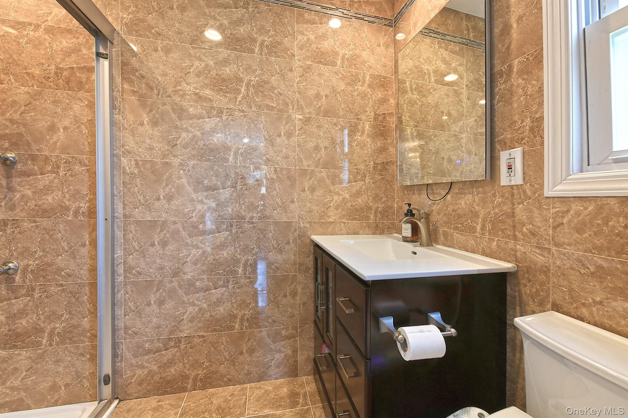 #17 photo, 2 Cherrywood Lane, নাসাউ কাউন্টি Port Washington , NY 11050