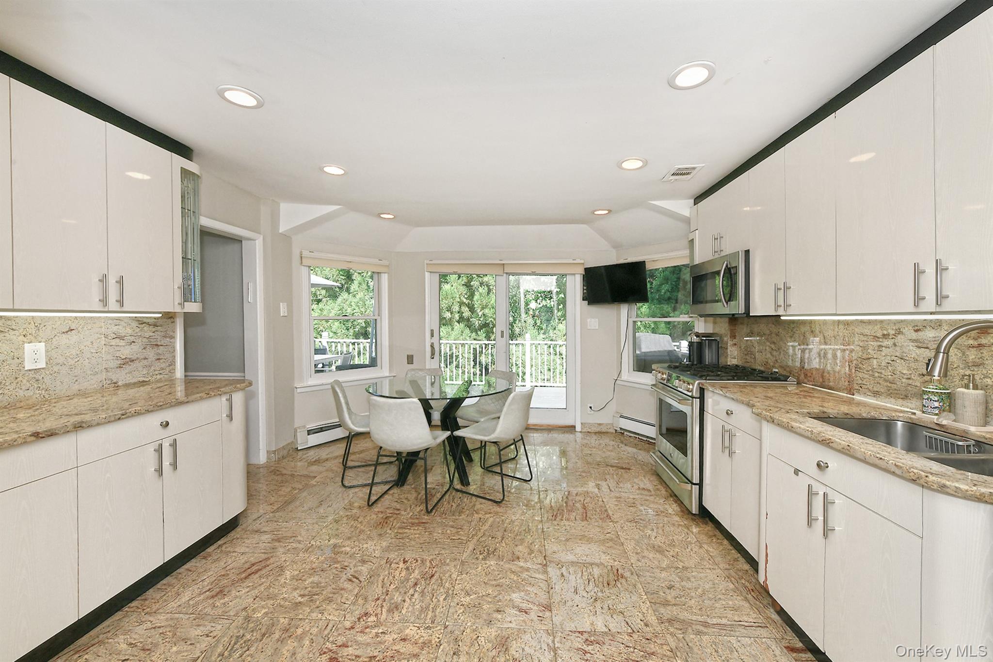 #8 photo, 2 Cherrywood Lane, নাসাউ কাউন্টি Port Washington , NY 11050