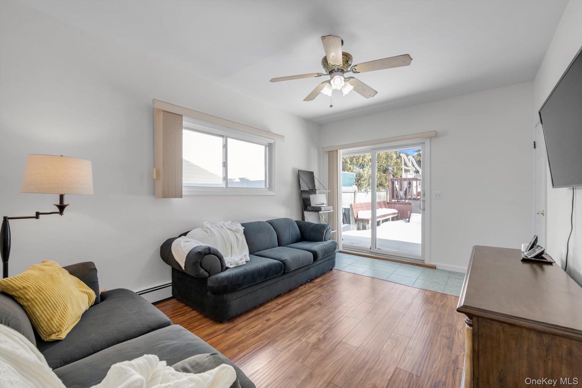 #11 photo, 381 Robyn Place, Нассау ‖ East Meadow , NY 11554