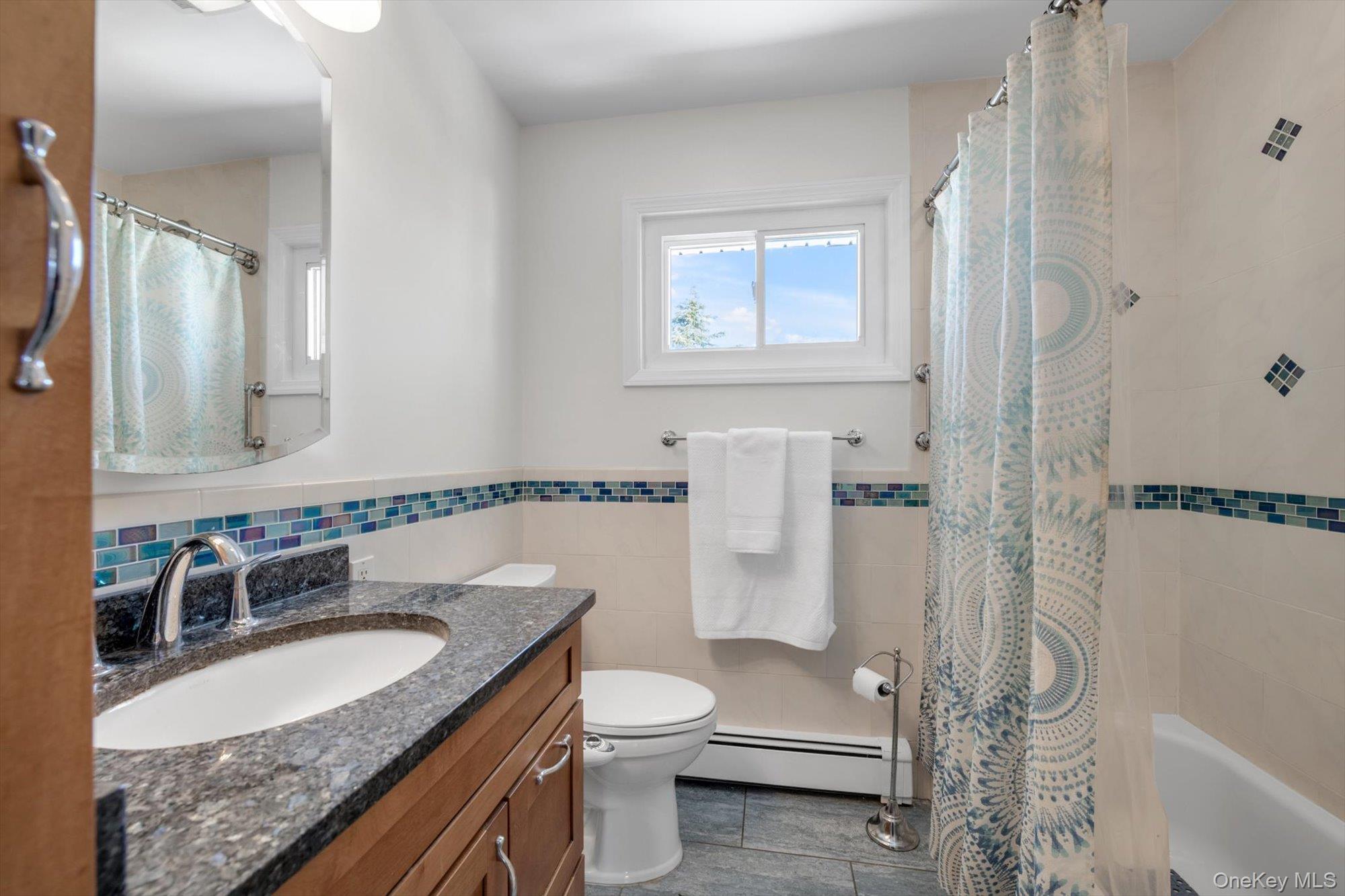 #12 photo, 381 Robyn Place, Нассау ‖ East Meadow , NY 11554