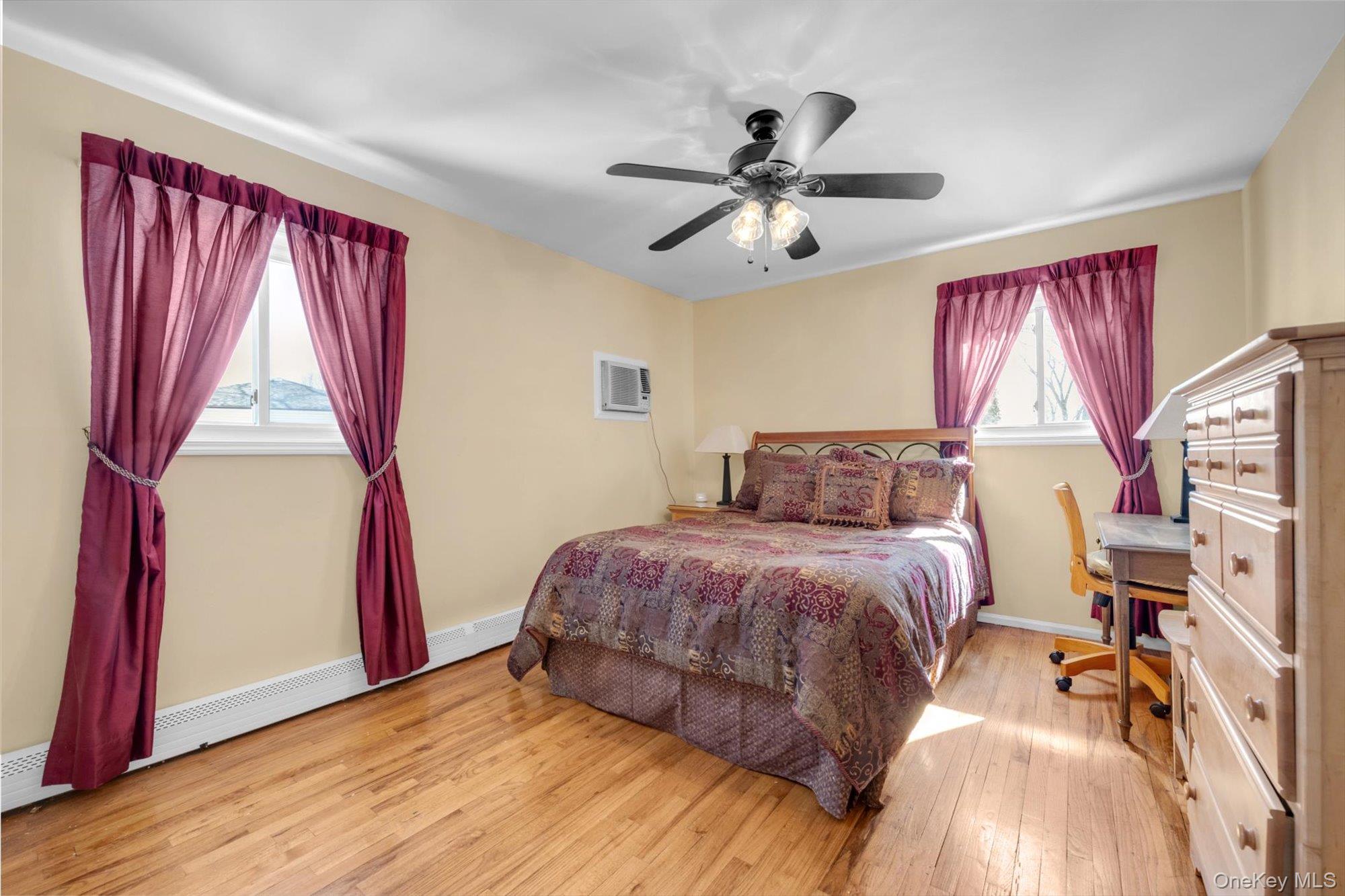 #17 photo, 381 Robyn Place, Нассау ‖ East Meadow , NY 11554