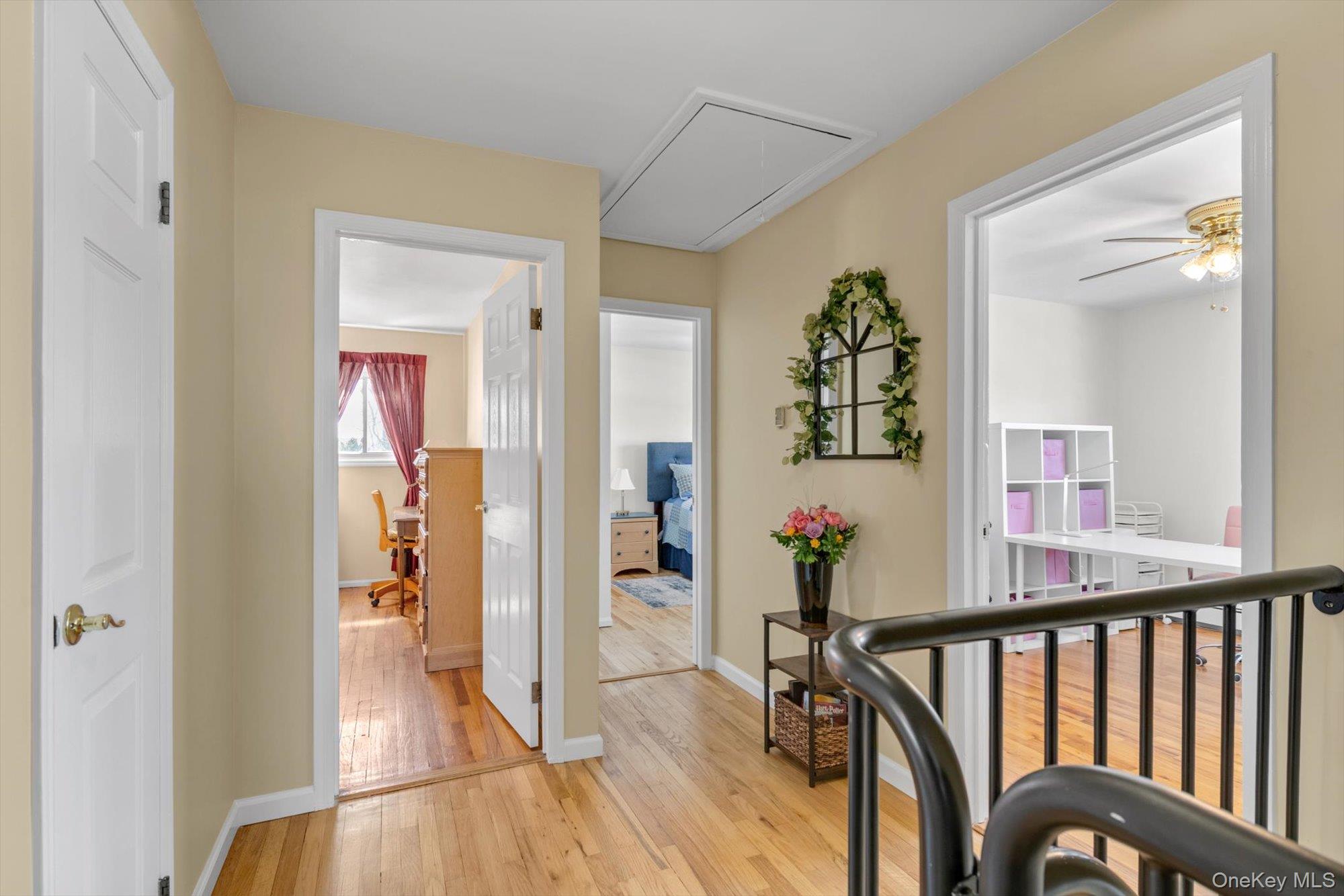 #18 photo, 381 Robyn Place, Нассау ‖ East Meadow , NY 11554