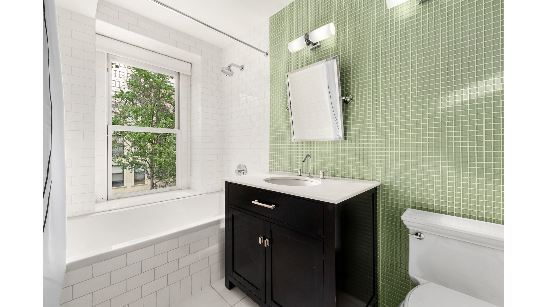 #13 photo, 414 E 50TH Street, Beekman , NY 10022