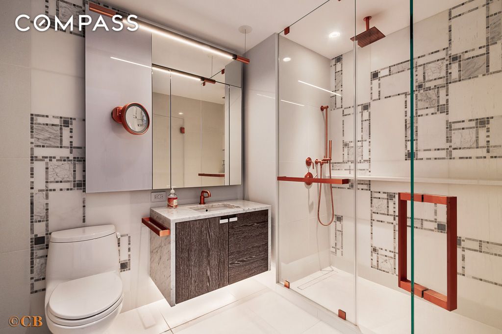 #8 photo, Brooklyn, Downtown Brooklyn , NY 11201