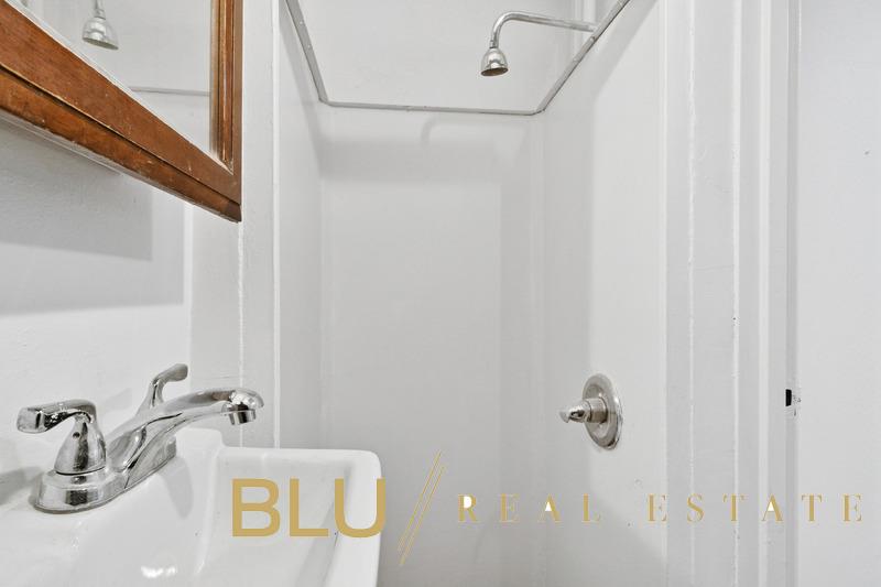 #11 photo, 349 W Broadway, Soho , NY 10013