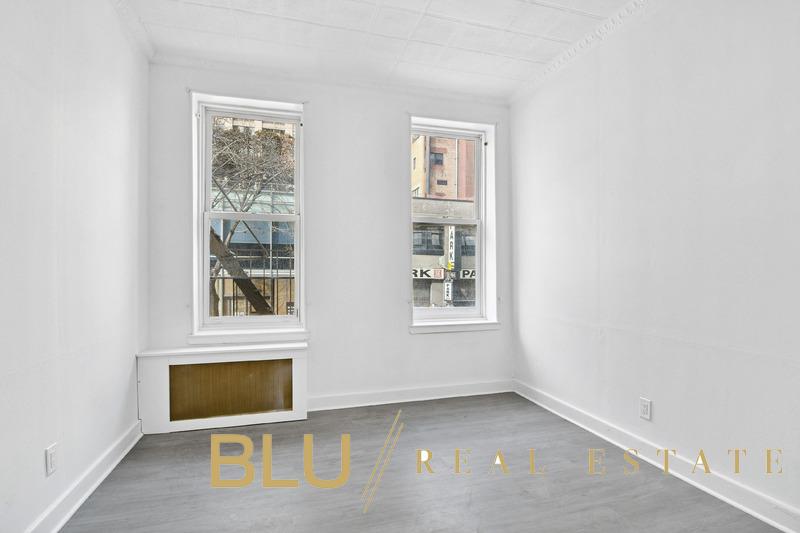 #4 photo, 349 W Broadway, Soho , NY 10013
