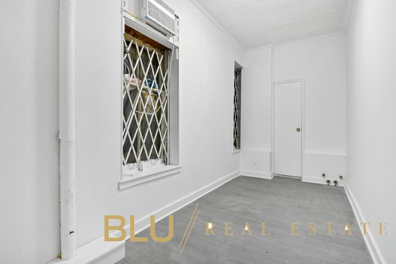 #7 photo, 349 W Broadway, Soho , NY 10013