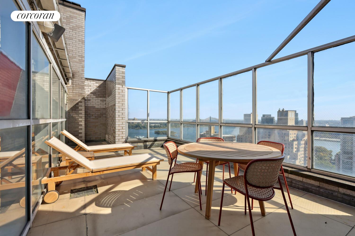 #19 photo, New York City, Yorkville , NY 10128