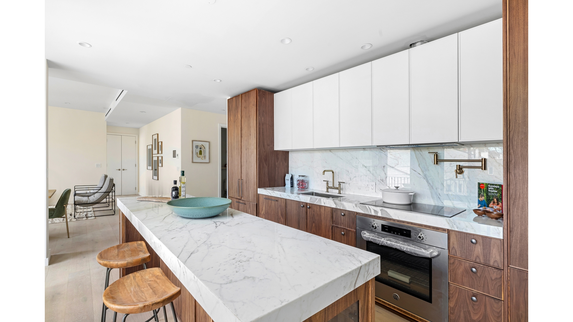 #11 photo, 109 DEVOE Street, הברונקס Williamsburg , NY 11211