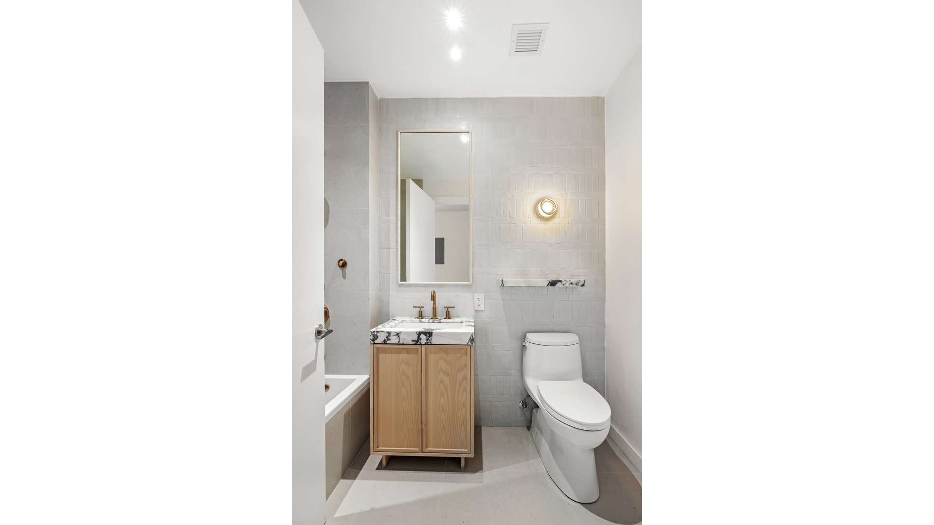 #13 photo, 109 DEVOE Street, הברונקס Williamsburg , NY 11211