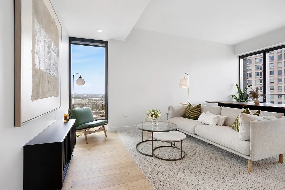 #6 photo, 45-30 Pearson Street, Куинс ‖ Long Island City , NY 11101